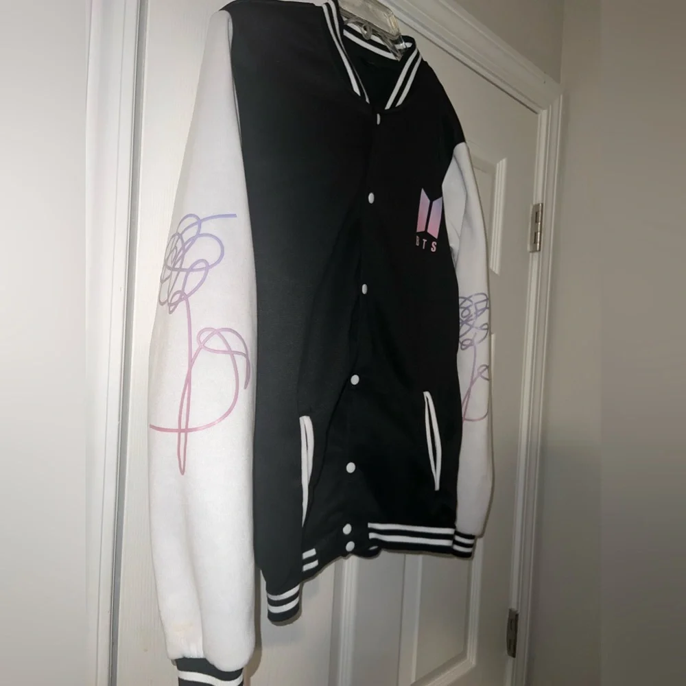 BTS K-Pop jacket size small - Picture 3 of 7